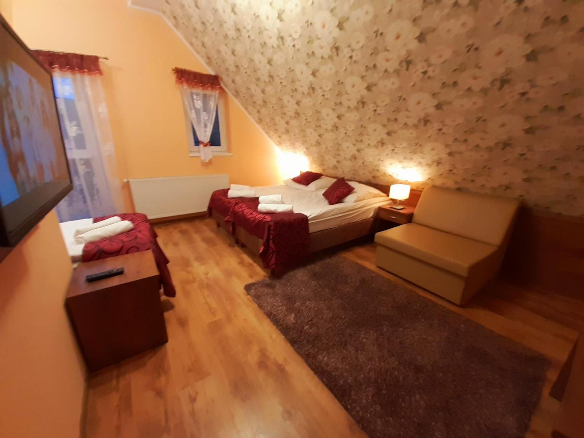 Pensjonat Zielone Wzgorze W Boleslawowie Stronie Śląskie Exterior foto